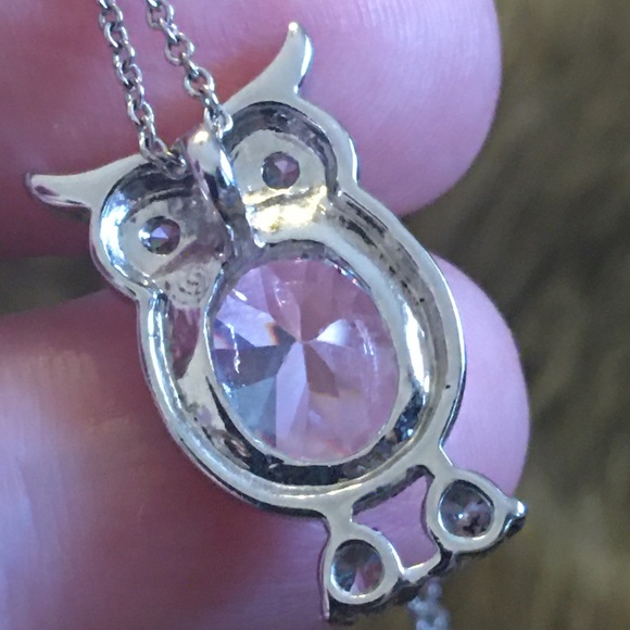 Faceted stone owl pendant on silver plated chain - Picture 7 of 8
